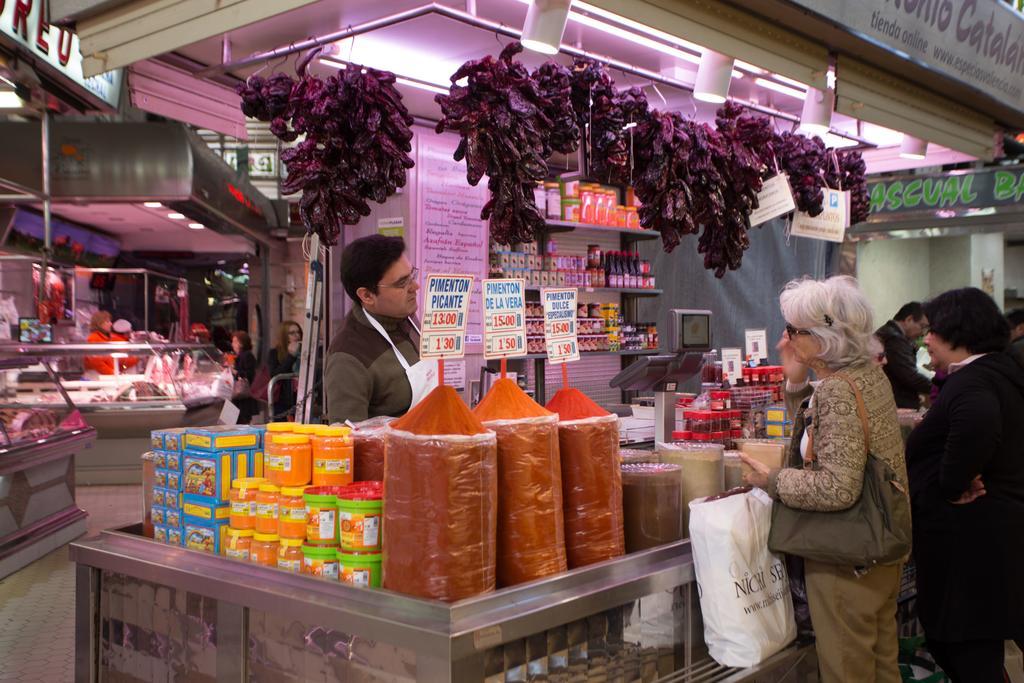 Ttdssa Vlc Ramellets Street Central Market Valencia Exterior photo